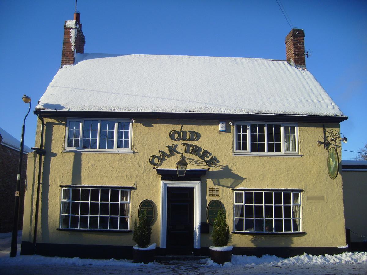 Old Oak Tree Hotel South Kilvington Exterior photo